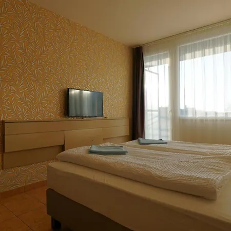Plazs Hotel 2*