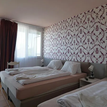 Plazs Hotel