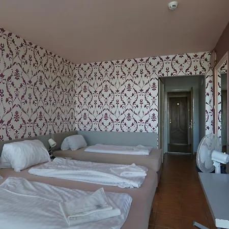Plazs Hotel 2*
